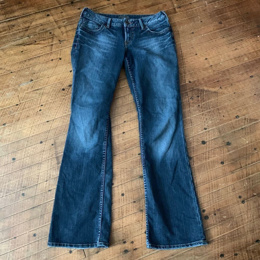 Silver western distressed dark wash Lael size 29 bootcut jeans